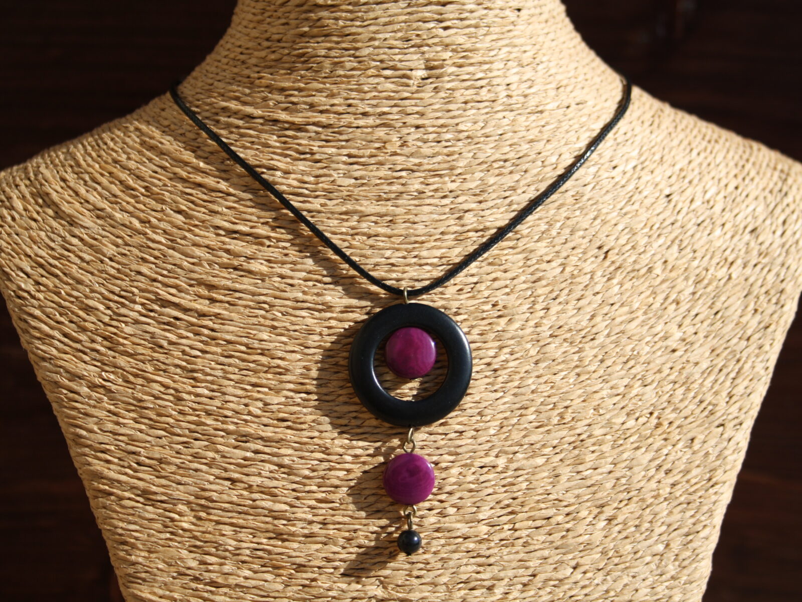 pendentif triptyk ivoire vegetal modèle violet