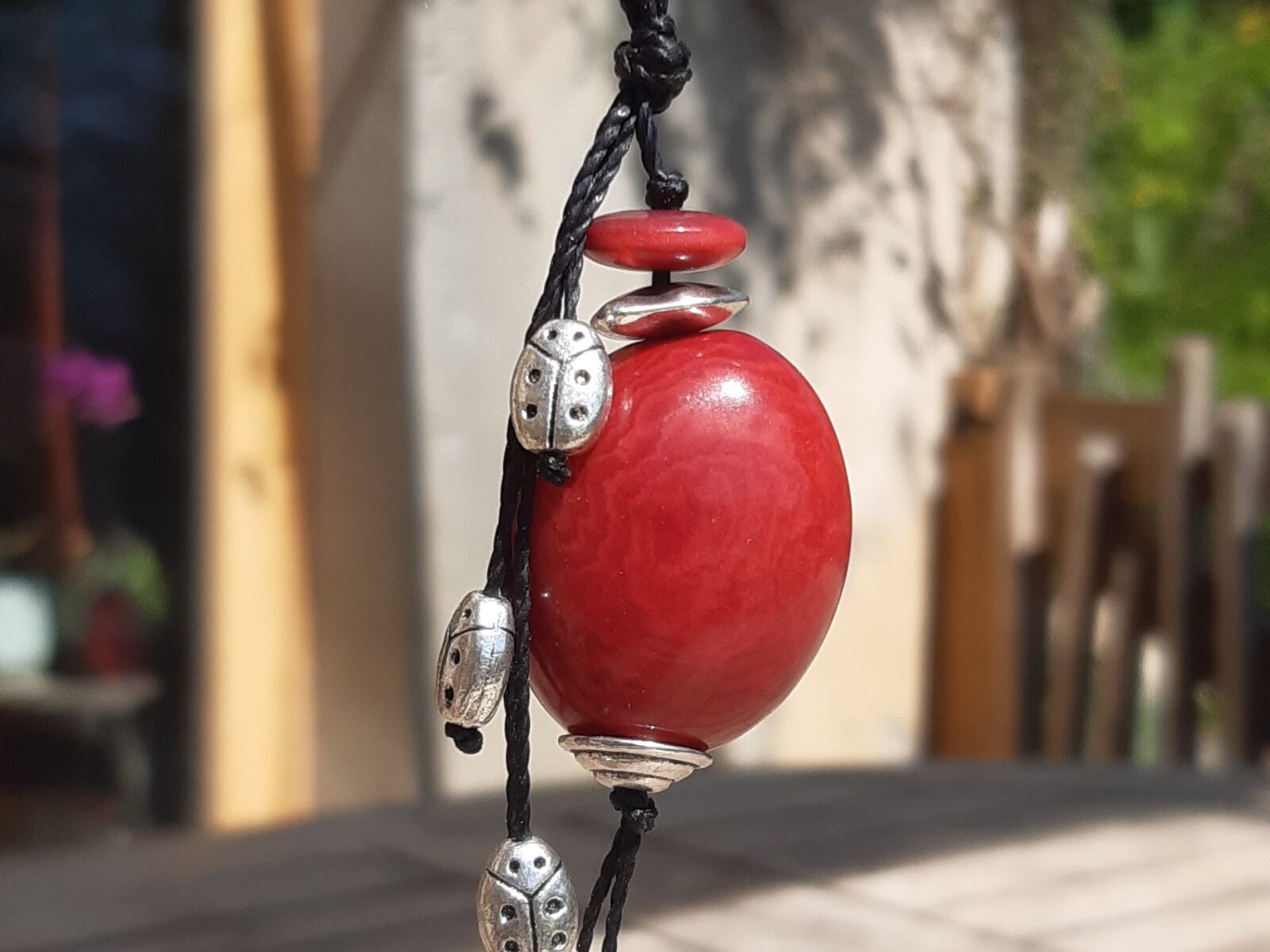 porte clé tagua rouge